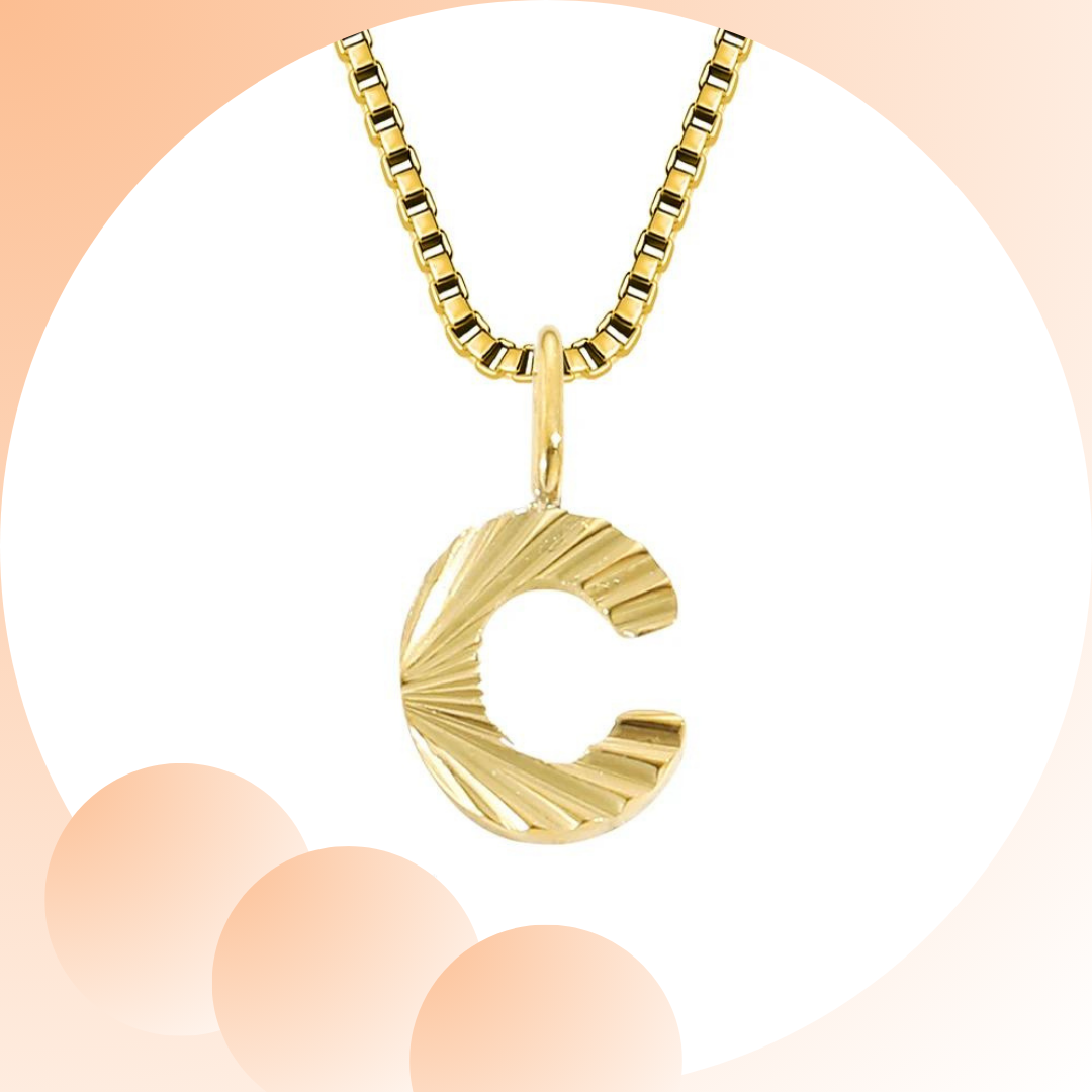 Fashionable necklace with minimalist design