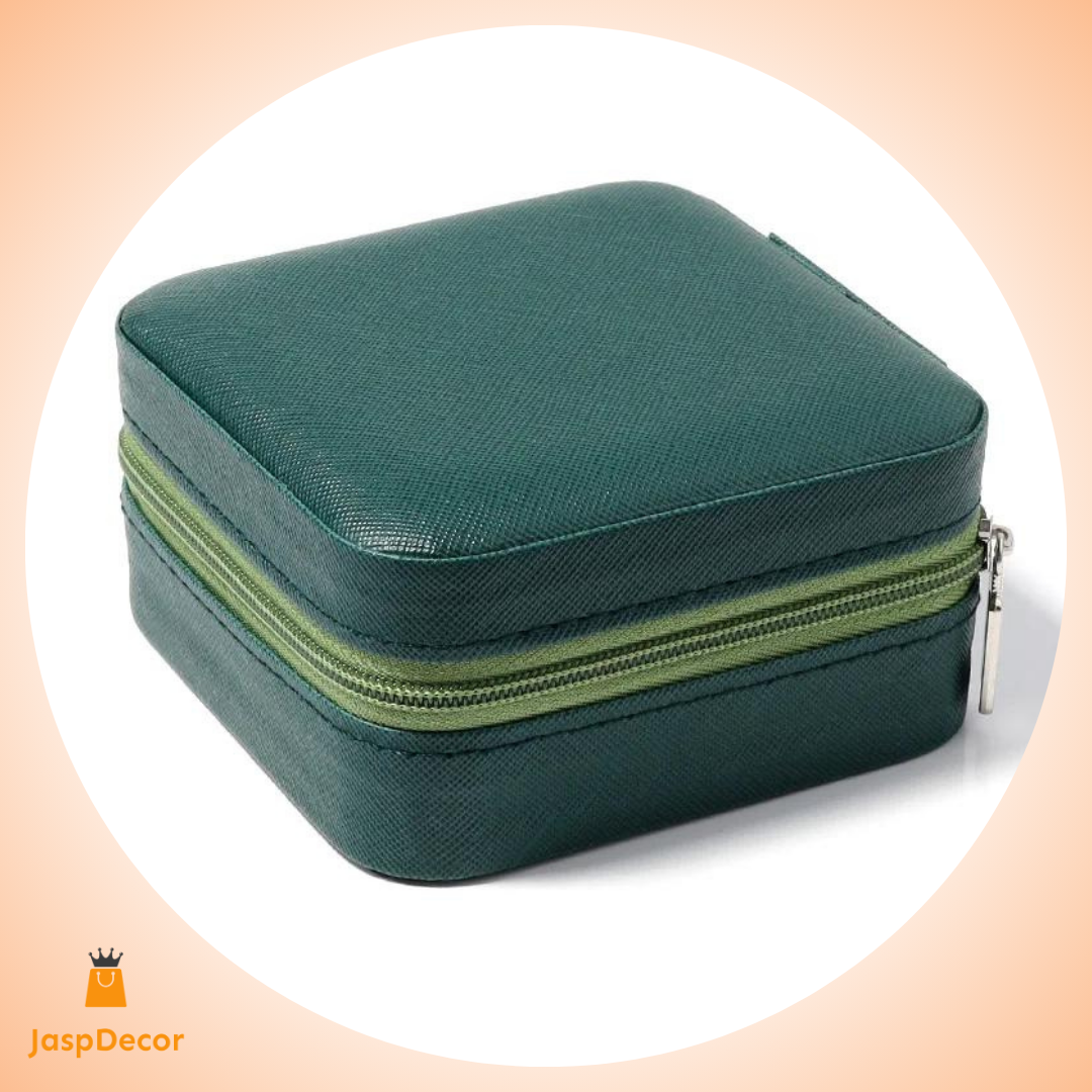 Compact and Stylish Travel Companion for Your Jewelry - green