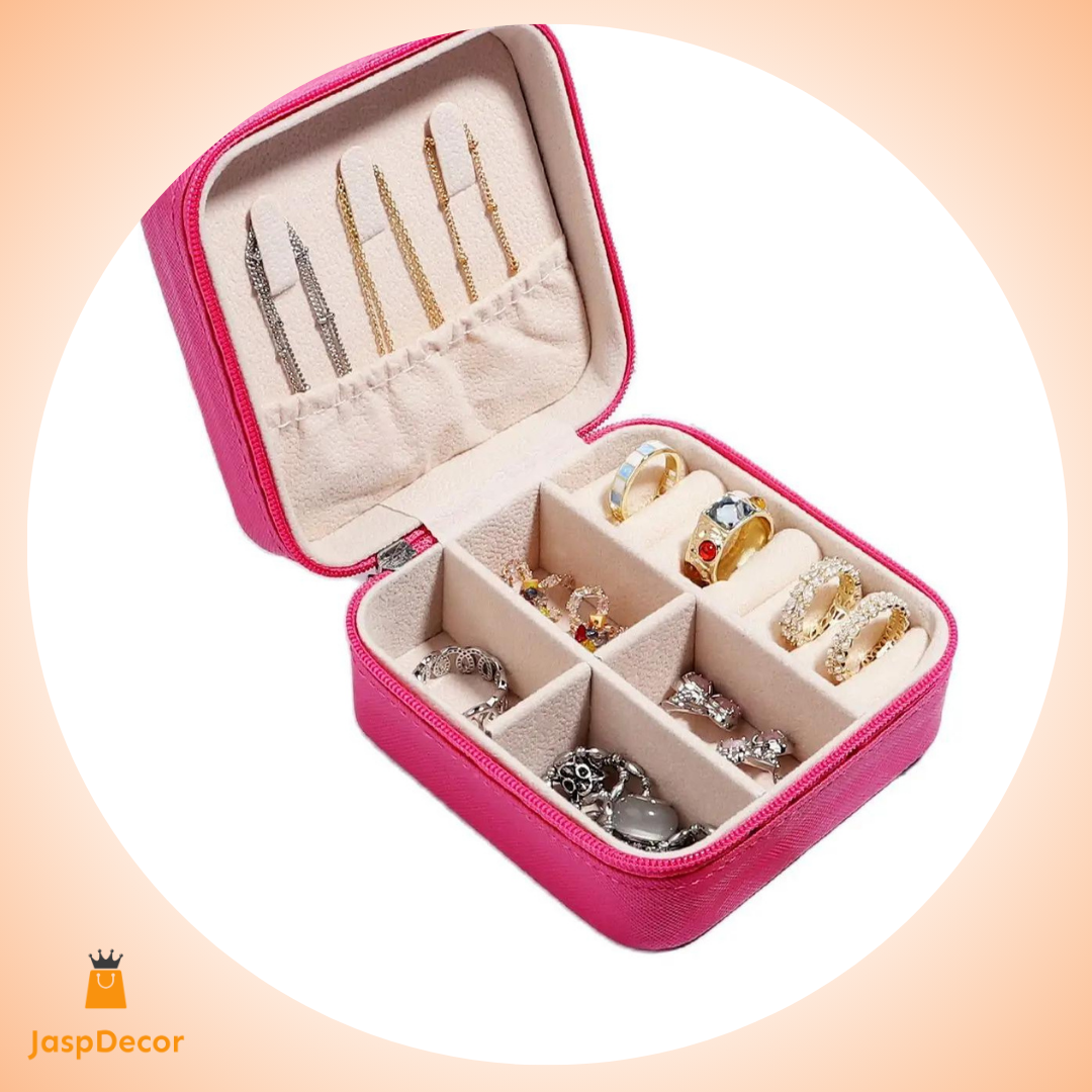 Functional and Fashionable Jewelry Organizer for Travel